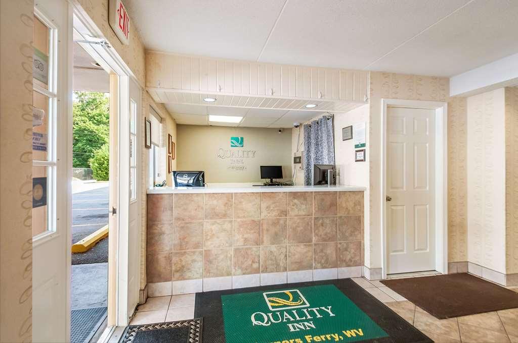 Quality Inn Harpers Ferry Interior photo