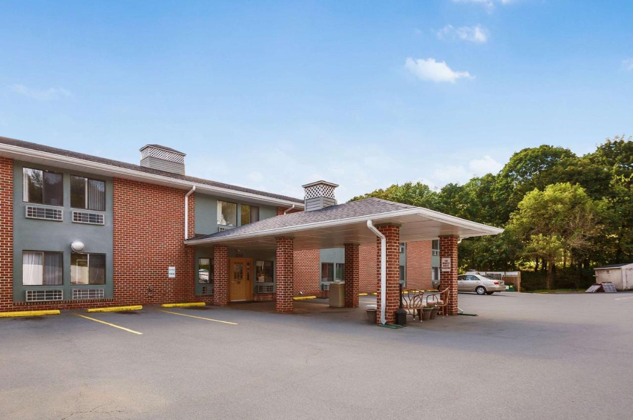 Quality Inn Harpers Ferry Exterior photo
