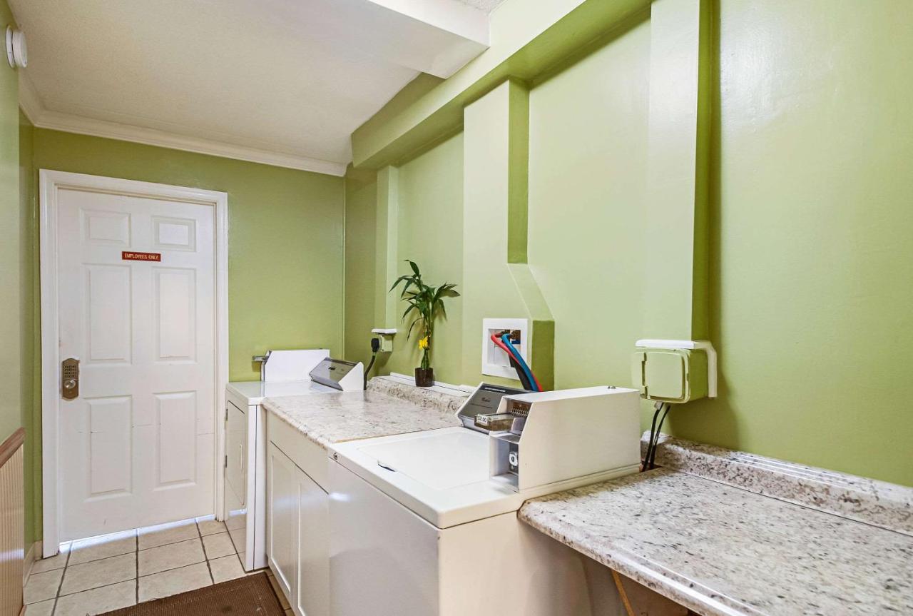 Quality Inn Harpers Ferry Exterior photo