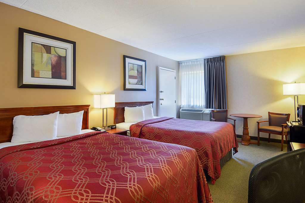 Quality Inn Harpers Ferry Room photo